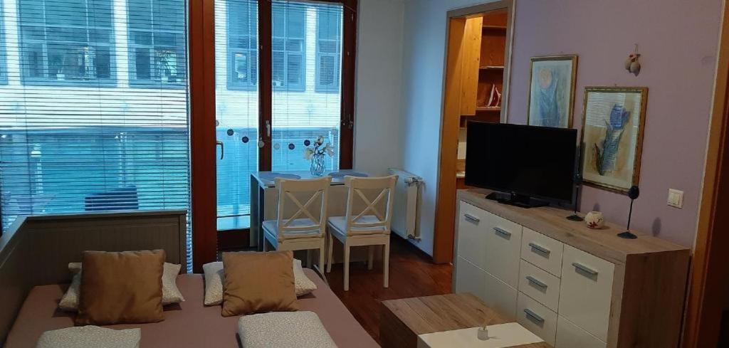 Apartment Cleopatra